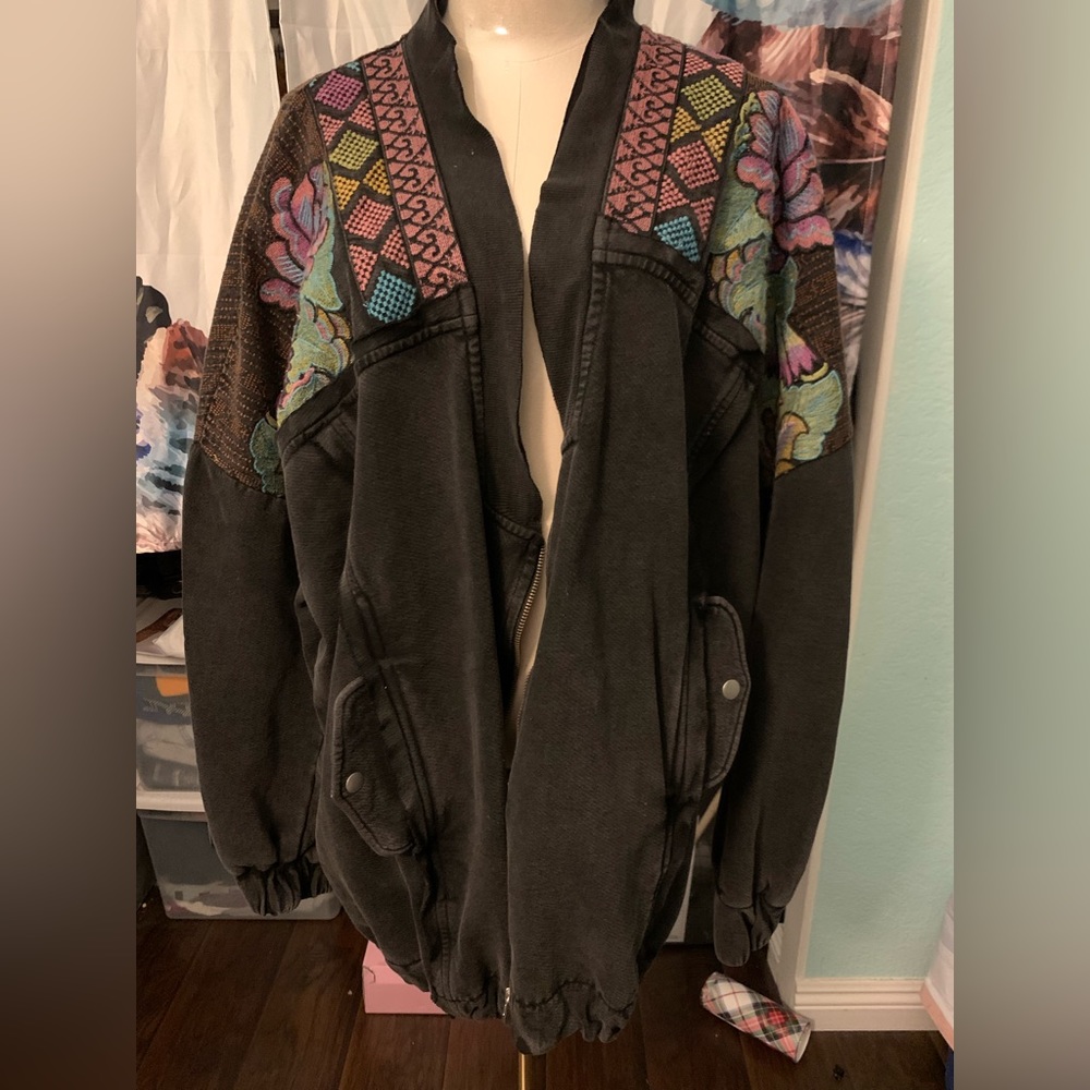 Free People: embroidery Flowers antique Black